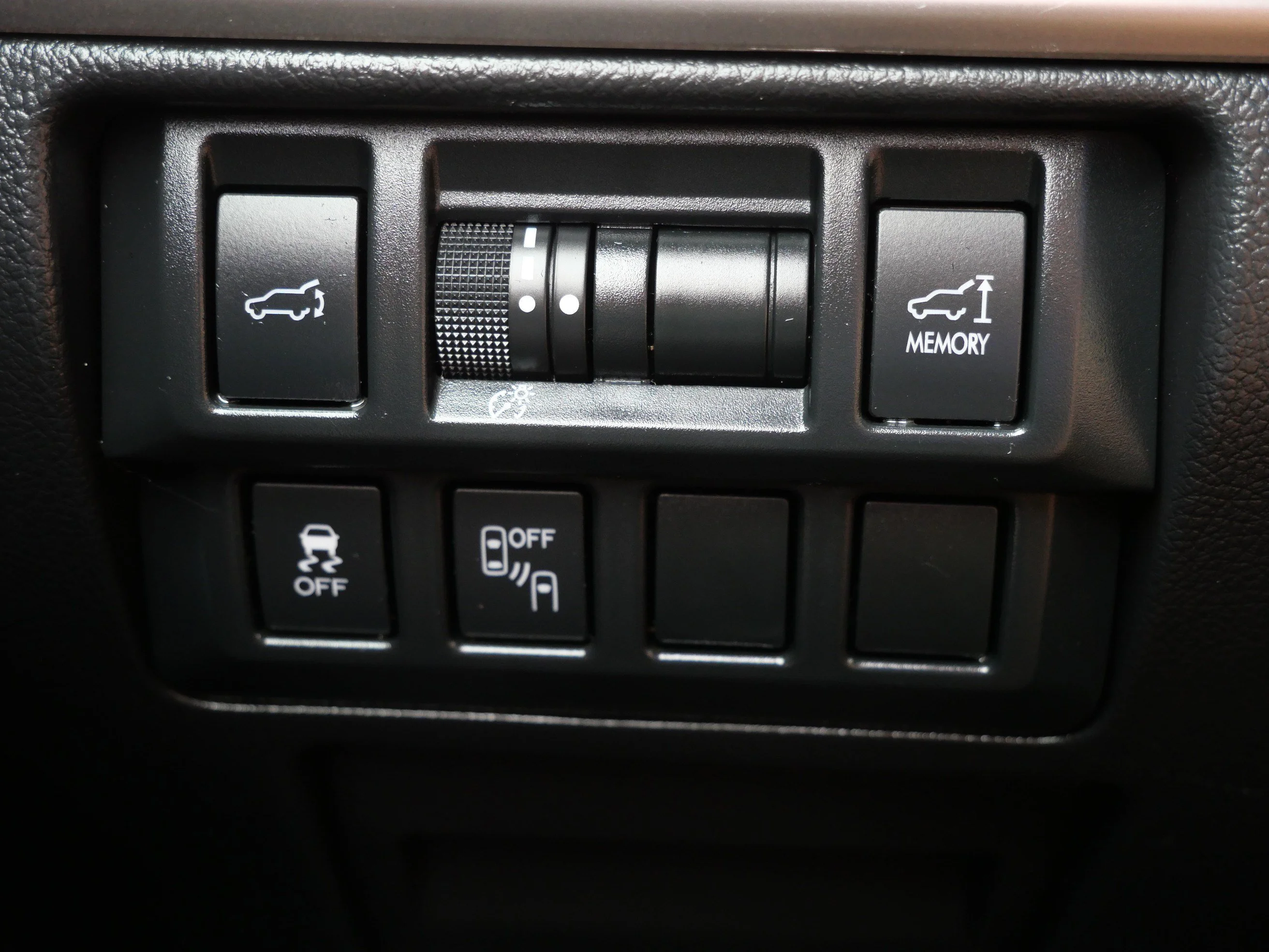 Used 2017 Twilight Blue Metallic Subaru Limited image 26