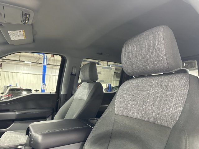 New 2027 Agate Black Metallic Ford F-250® XLT image 20