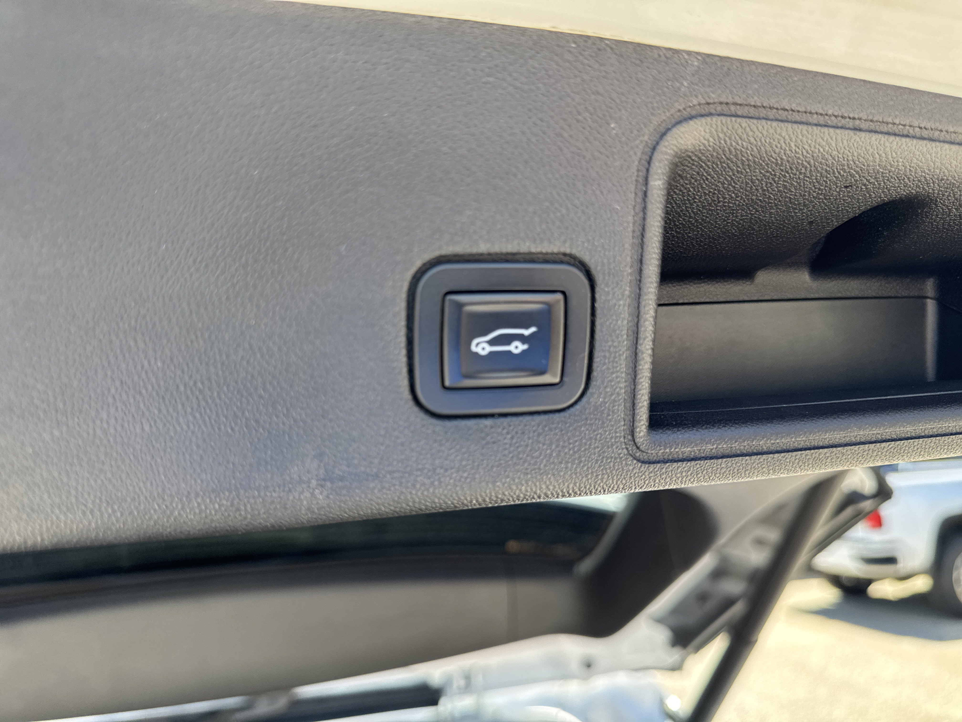Used 2018 Summit White GMC SLT Diesel image 16