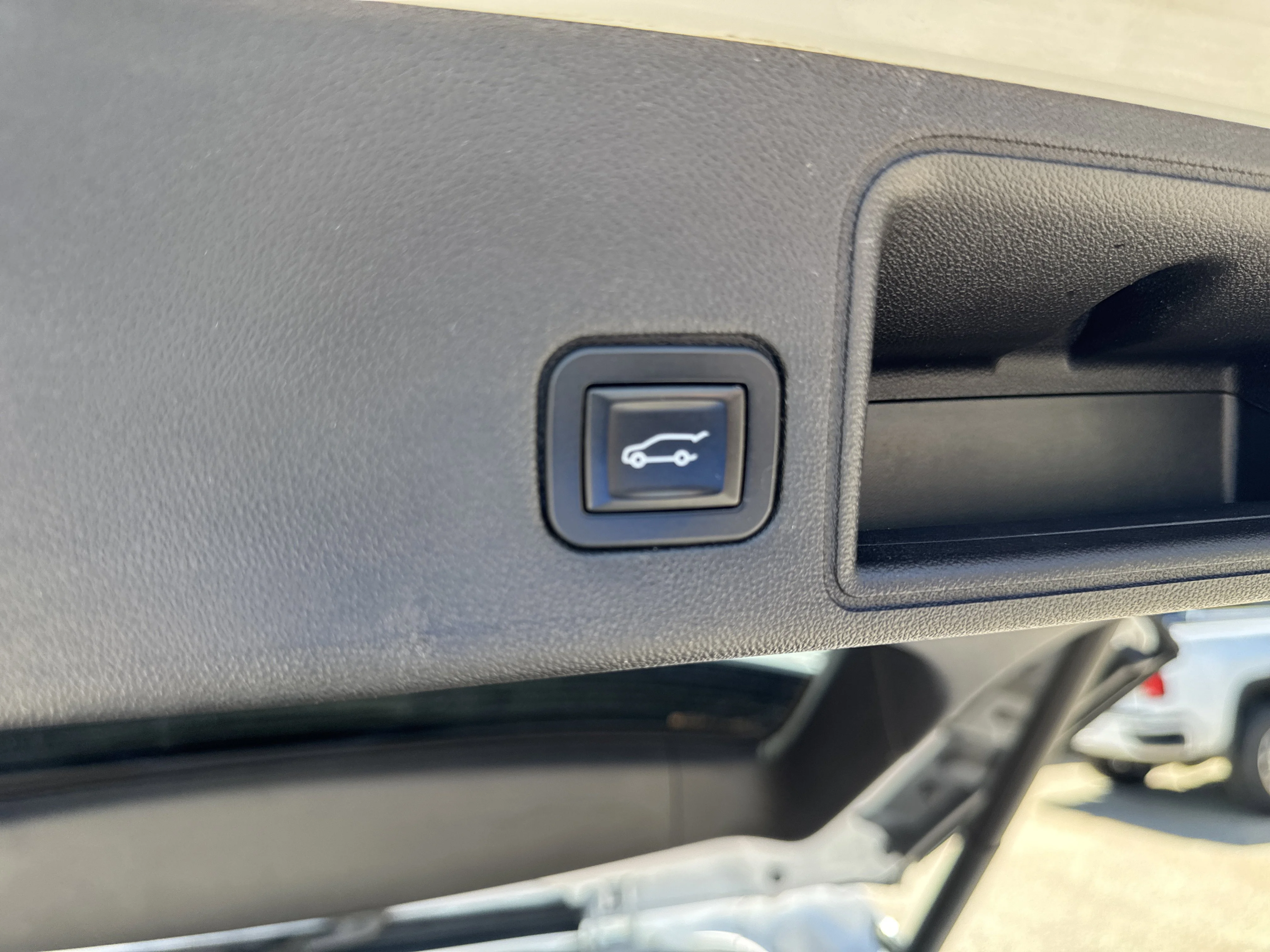 Used 2018 Summit White GMC SLT Diesel image 16