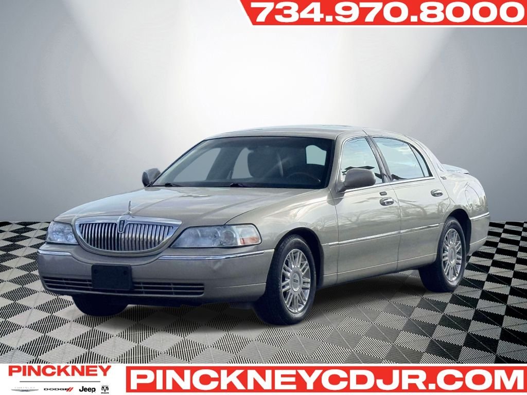2011 Lincoln Town Car Signature Limited
