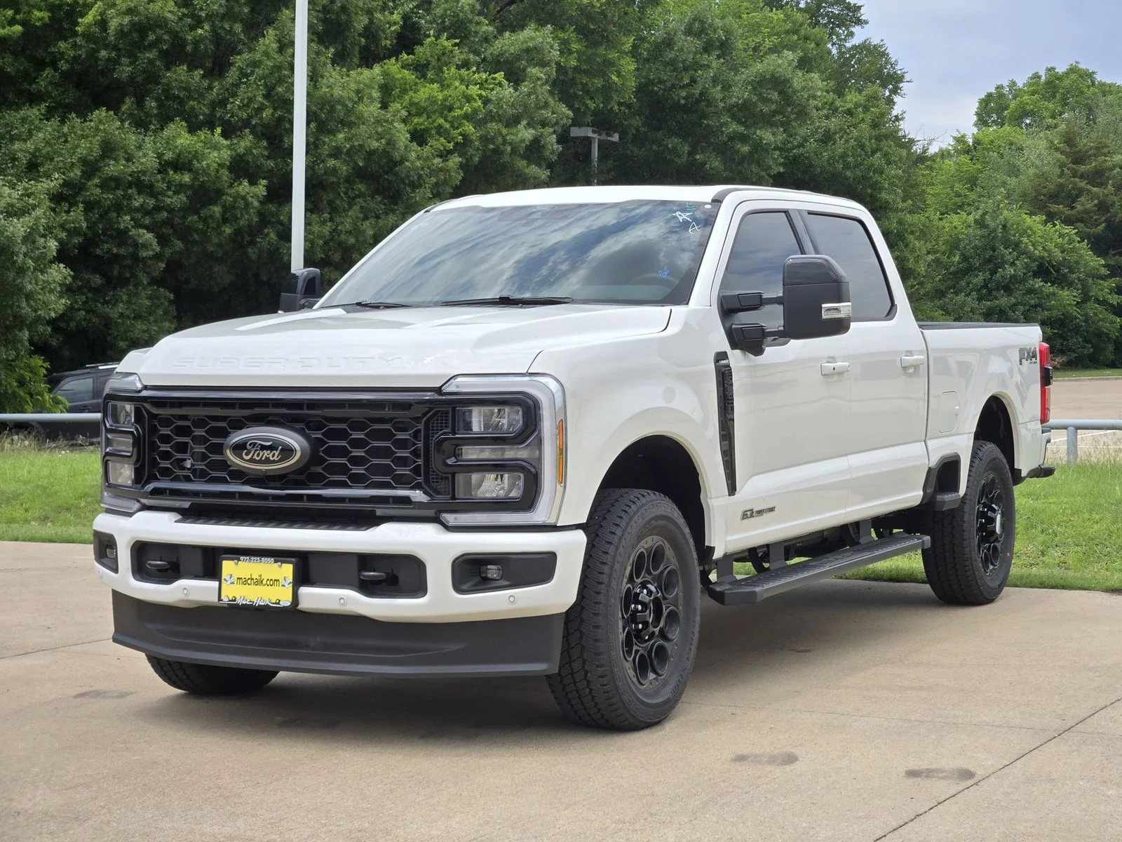 New 2026 Star White Metallic Tri-Coat Ford F-250® Lariat® image 2