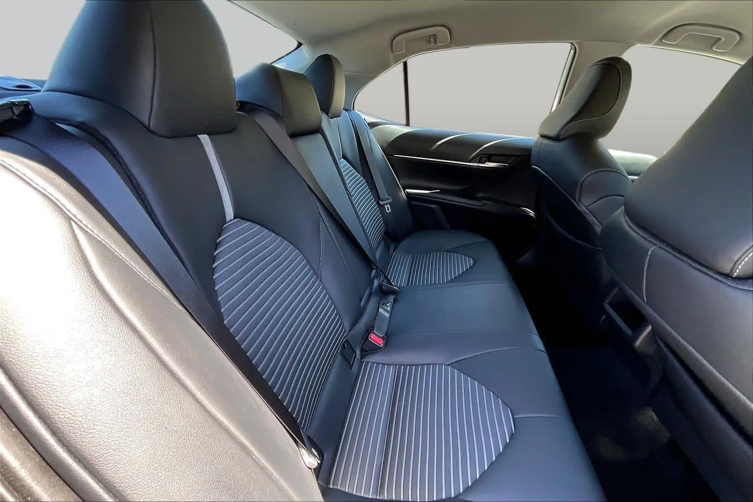 Used 2024 Ice Cap Toyota SE image 20