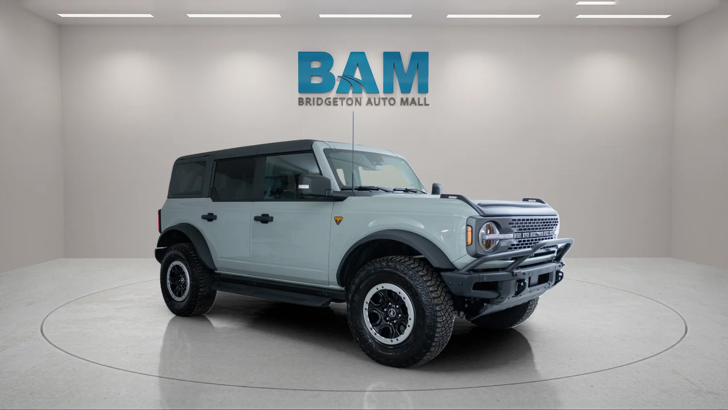 Used 2024 Green Ford Badlands image 1