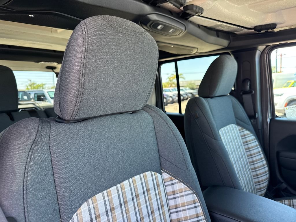 New 2026 Granite Crystal Metallic Clear-Coat Exterior Paint Jeep 85th Anniversary Edition image 14