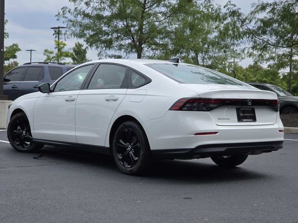 2025 Honda Accord SE - Photo 18