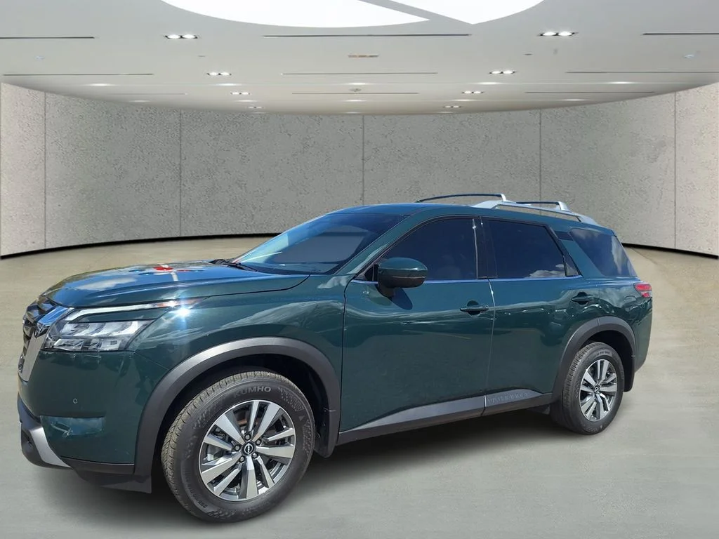 2025 Nissan Pathfinder SL 2WD's photo