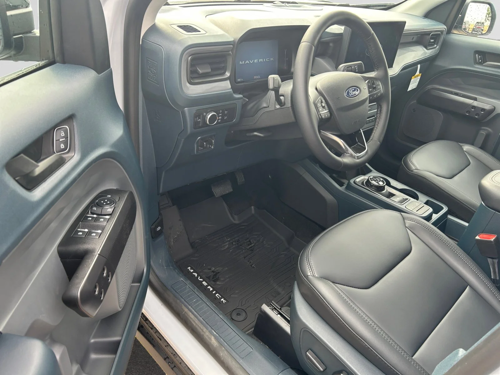New 2025 Space White Metallic Ford Lariat image 12