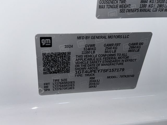 Used 2025 Summit White GMC AT4 image 41