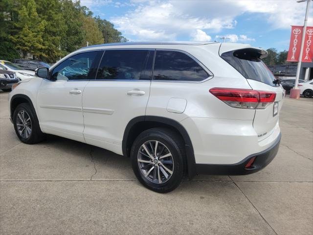 Certified Used 2017 BLIZZARD PEARL Toyota  image 3