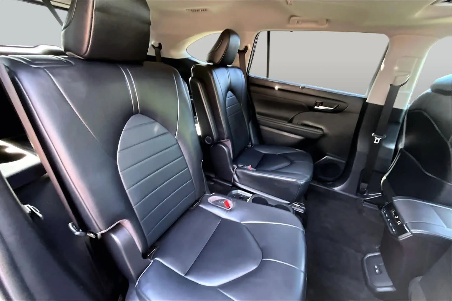 Used 2023 Midnight Black Metallic Toyota XLE image 19
