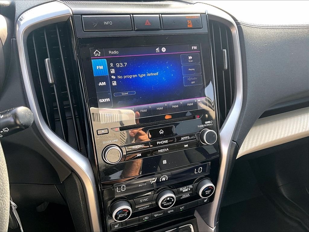 Used 2019 Ice Silver Metallic Subaru Premium image 19