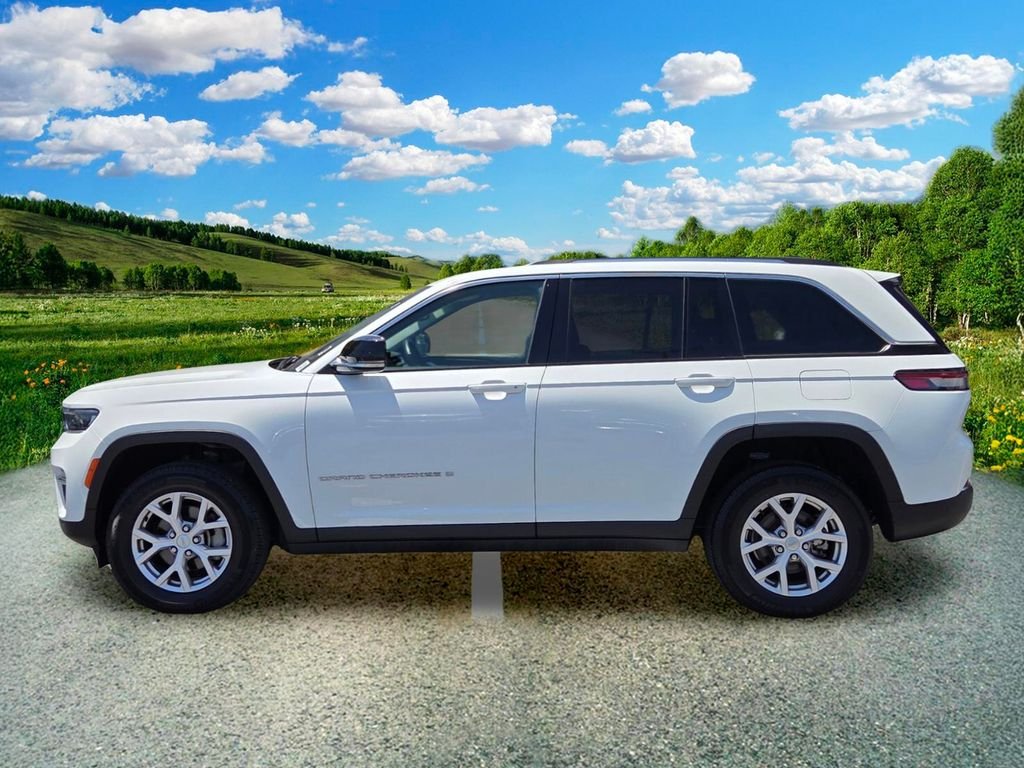 Used 2022 White Jeep Limited image 3