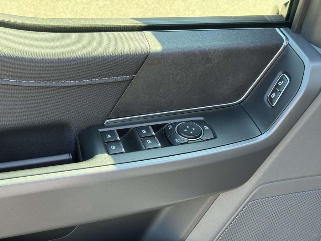 Used 2025 White Ford XLT image 18