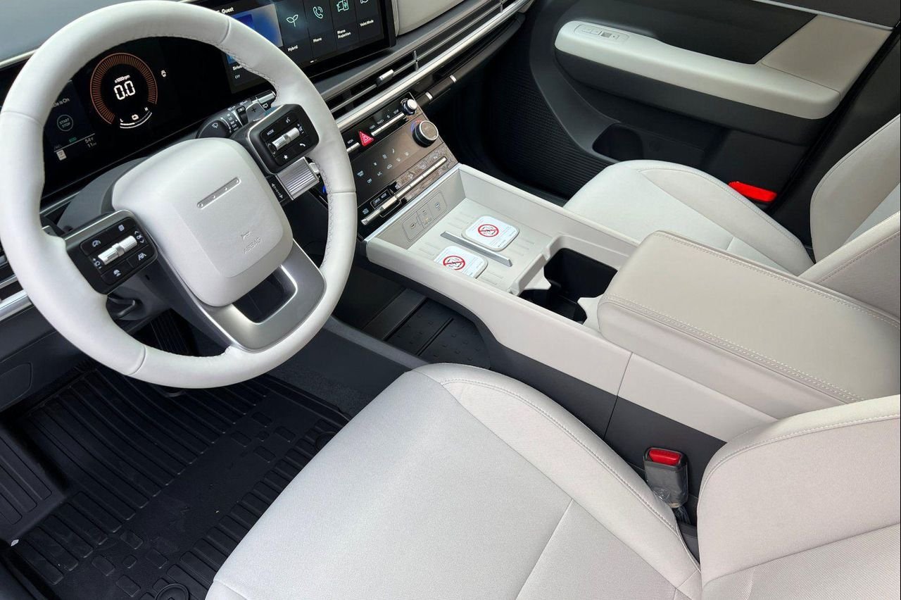 2026 Hyundai Santa Fe SE - Photo 10