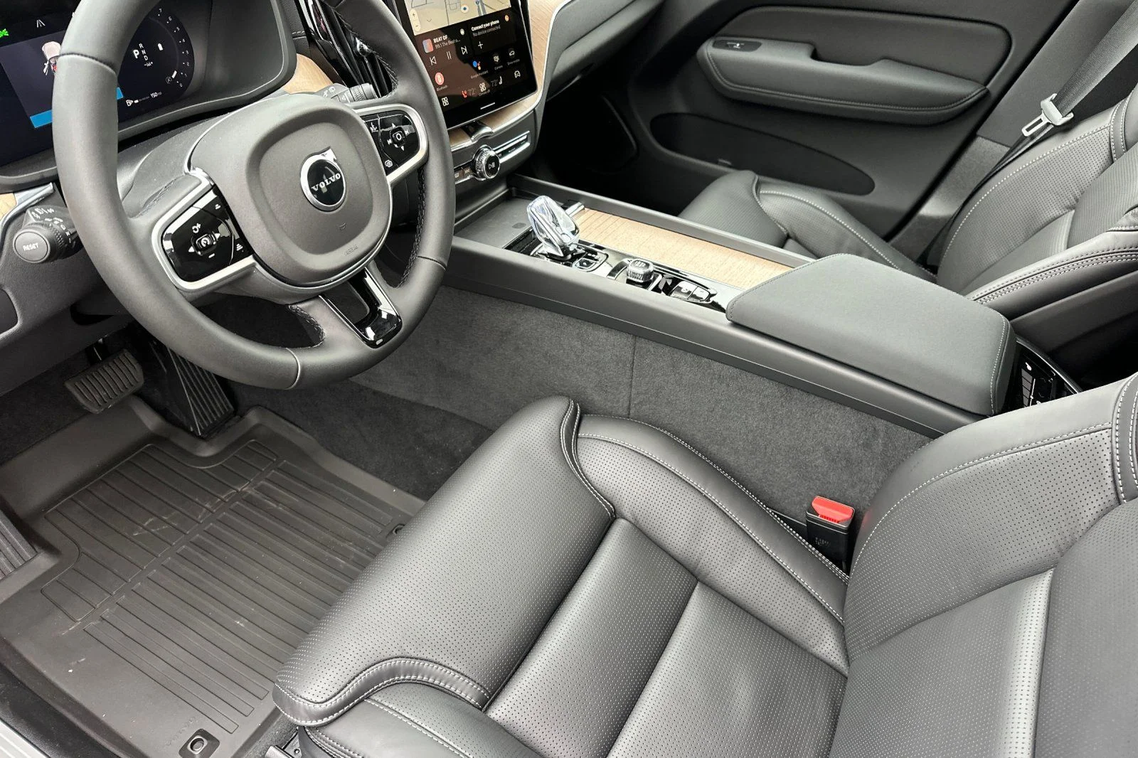 New 2026 Onyx Black Volvo Ultra image 9
