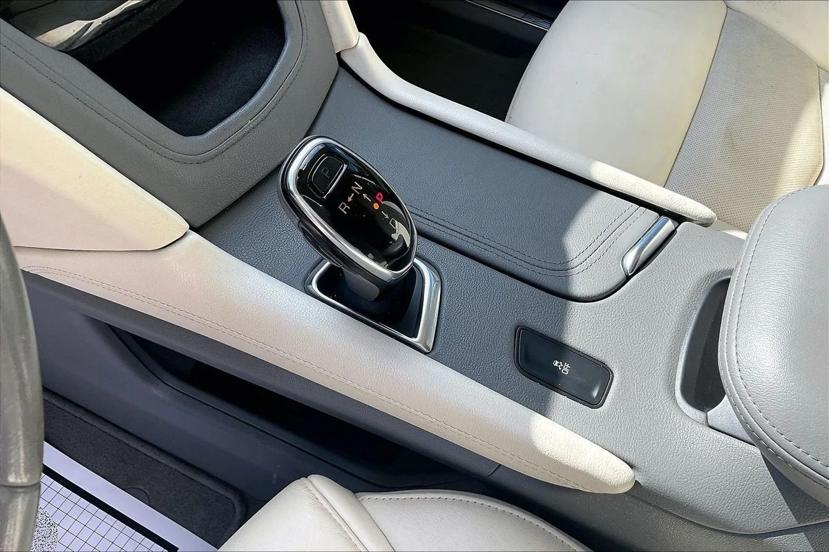 Used 2019 Blue Cadillac Luxury image 17
