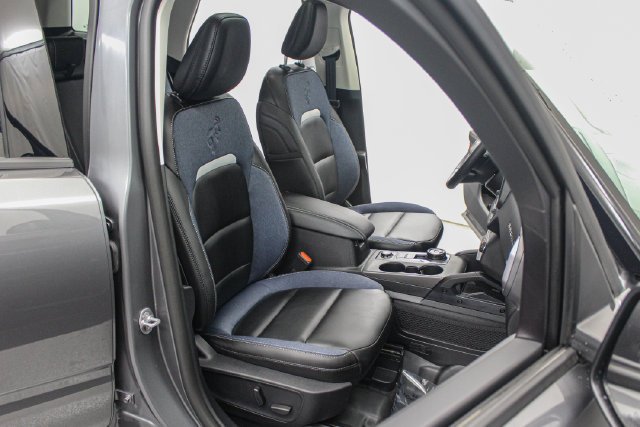 New 2025 Carbonized Gray Metallic Ford Outer Banks® image 28