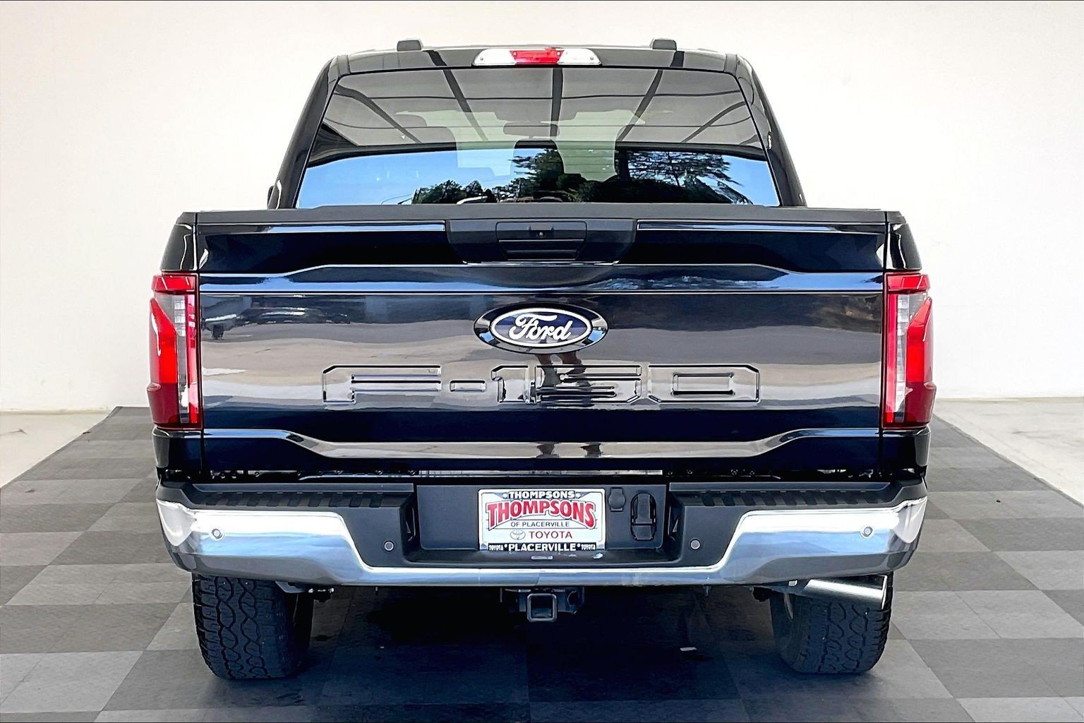 Used 2025 Agate Black Metallic Ford XLT image 3