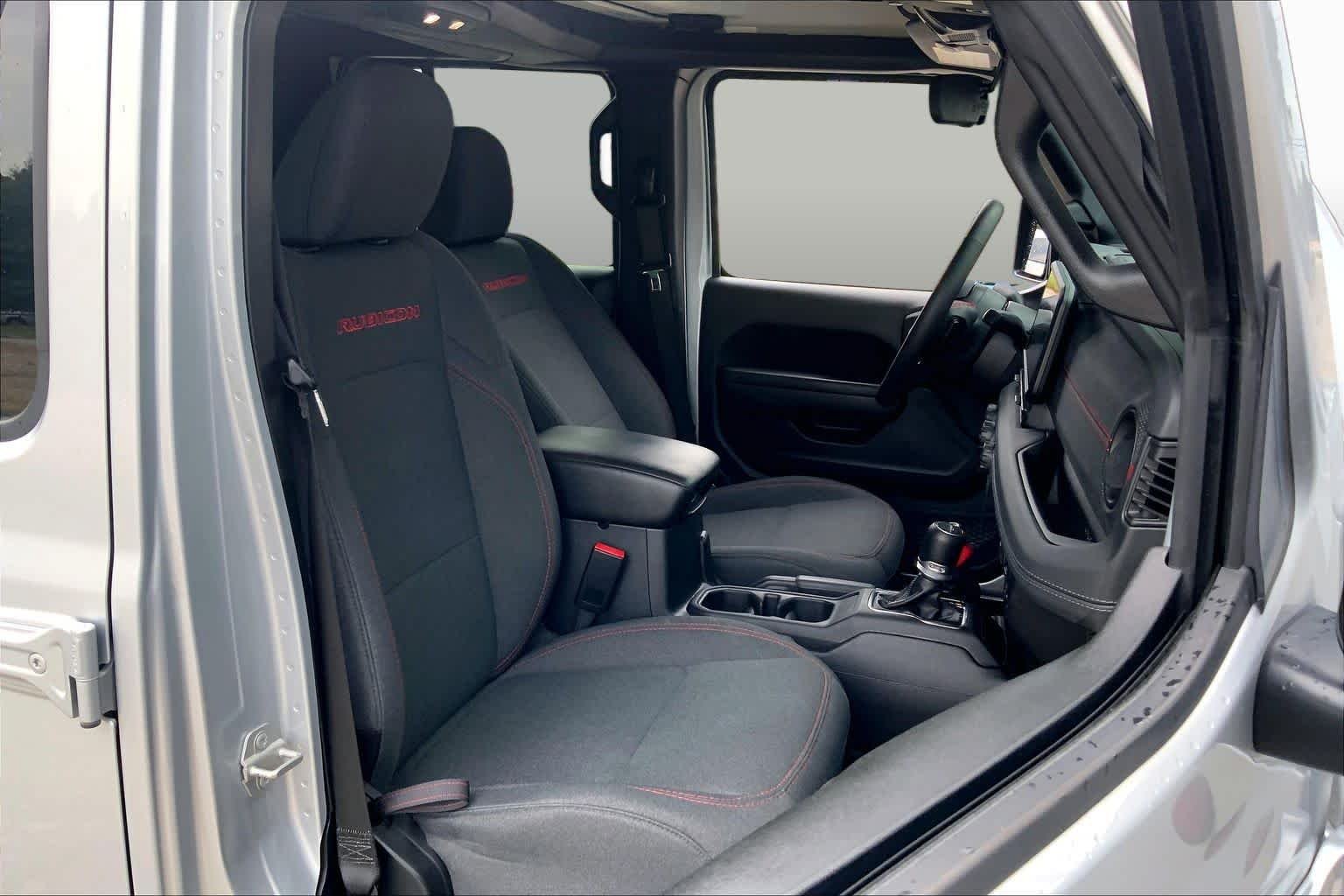 Used 2024 Silver Zynith Clearcoat Jeep Rubicon image 9