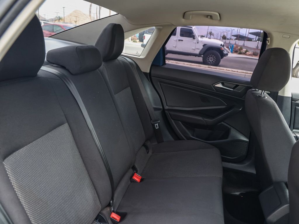 Used 2019  Volkswagen 1.4T SE image 16