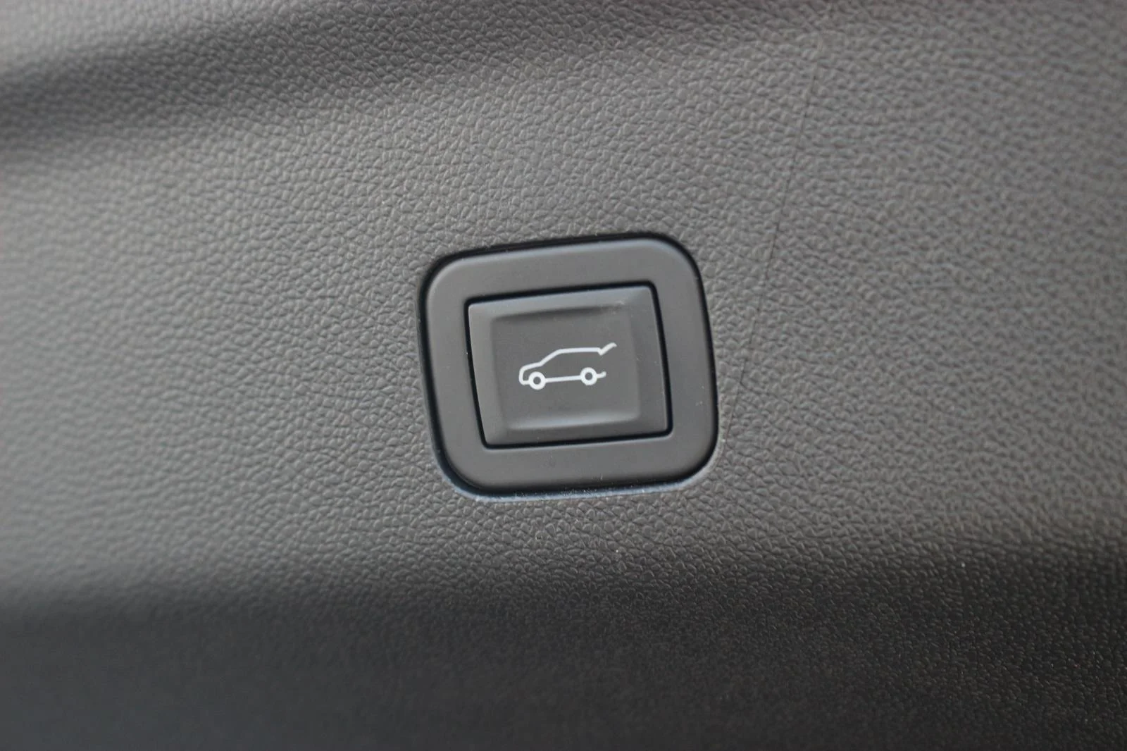 Used 2025 Dark Ash Metallic Chevrolet High Country image 14