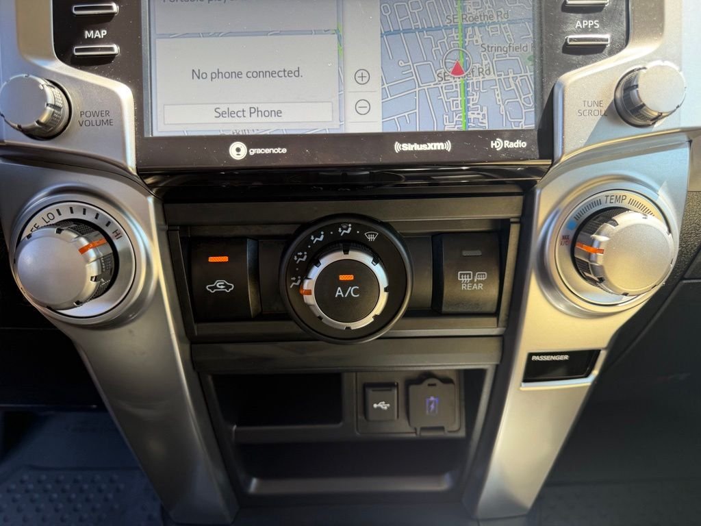 Used 2022 White Toyota SR5 image 23