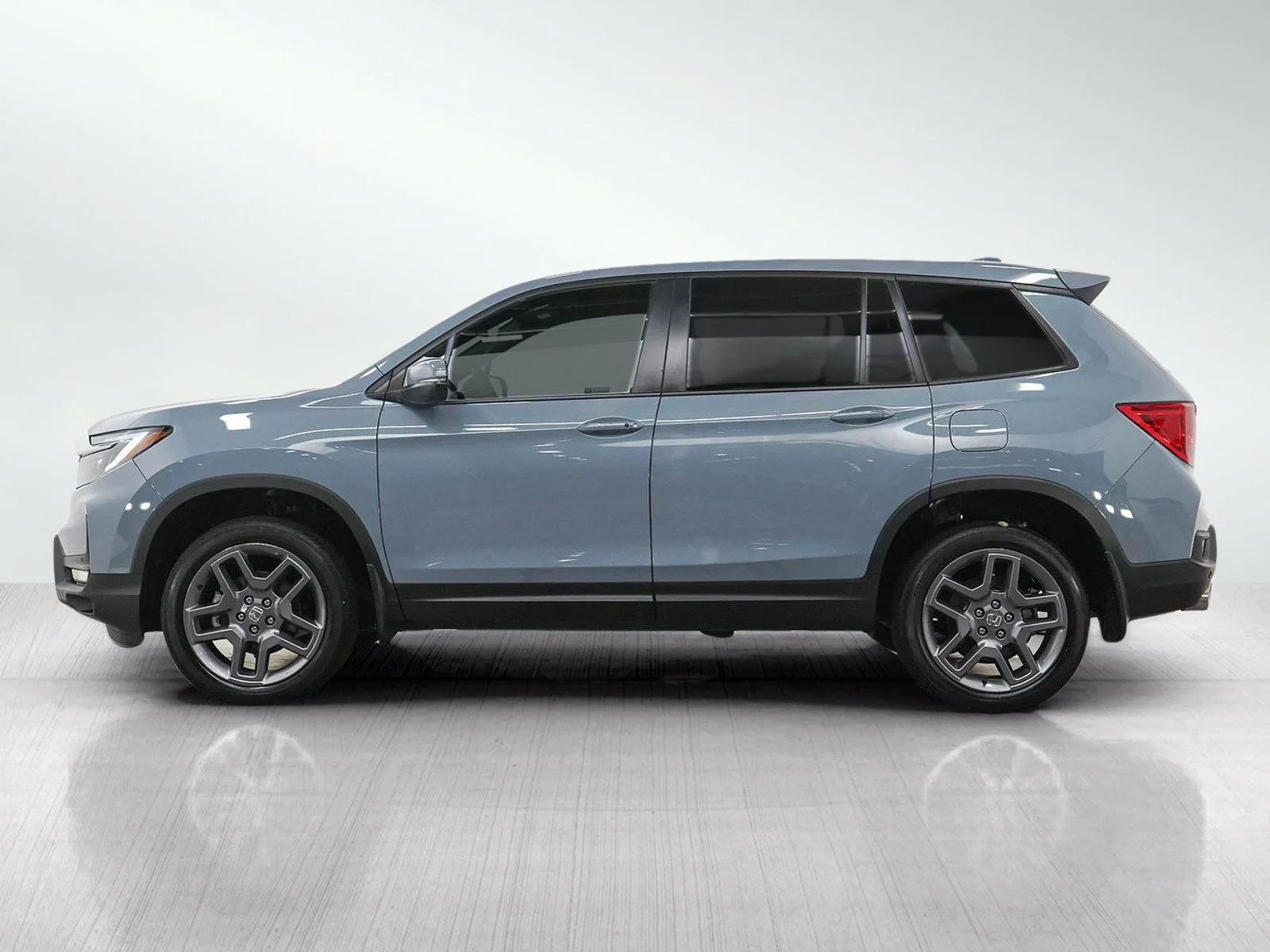 Used 2023 Honda Passport EX-L with VIN 5FNYF8H59PB035017 for sale in Burnsville, Minnesota