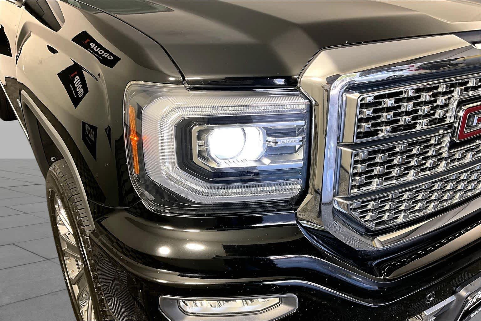 Used 2018 Onyx Black GMC Denali image 26