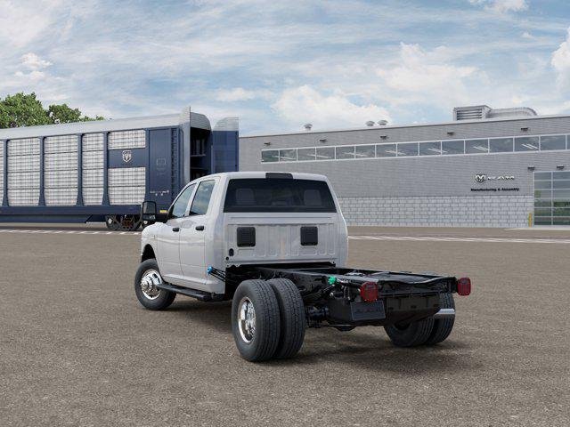 New 2026 Bright White Clear-Coat Exterior Paint RAM TRADESMAN Chassis Cab image 29