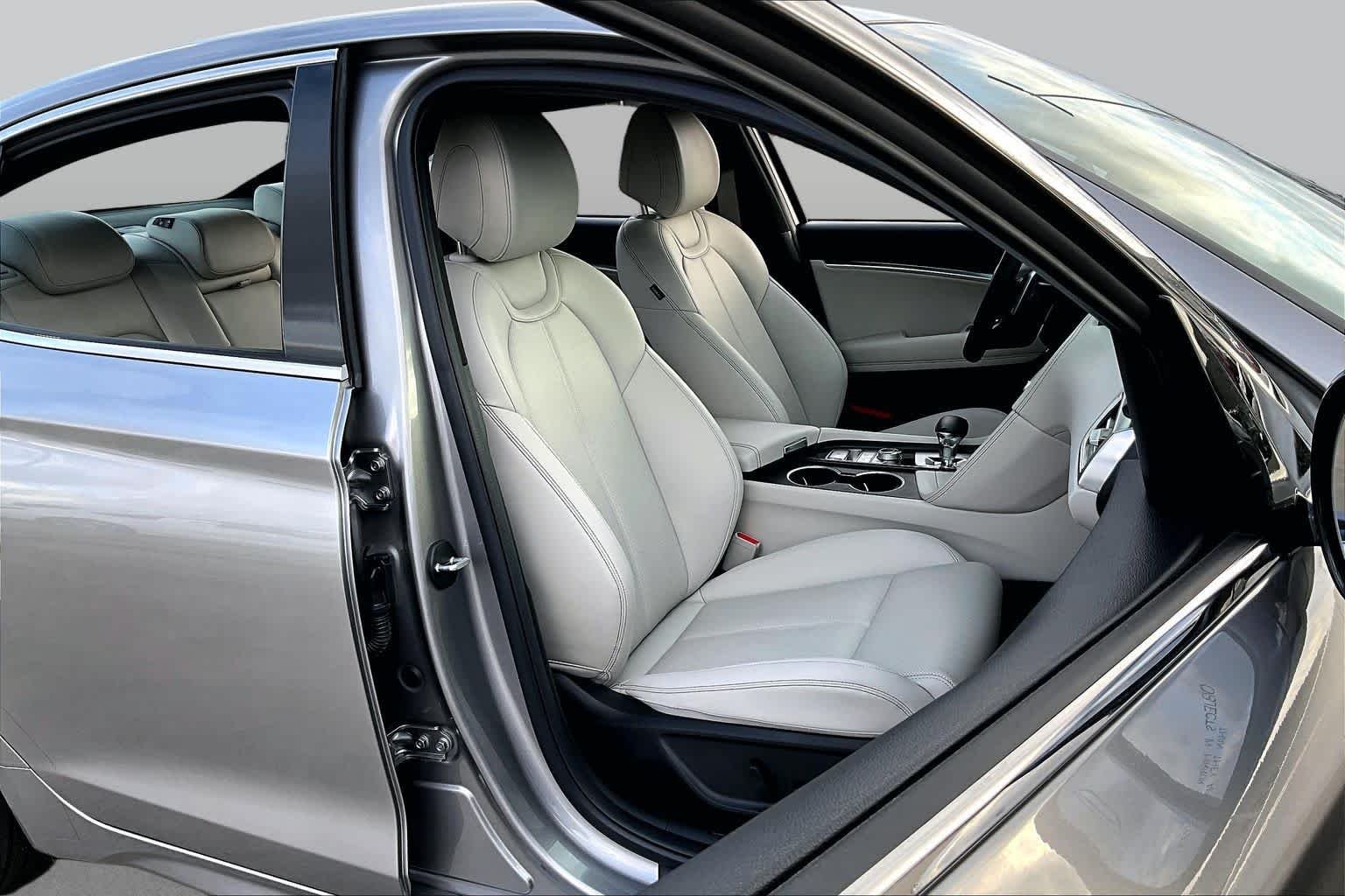 Used 2025 Savile Silver Genesis 2.5T image 18