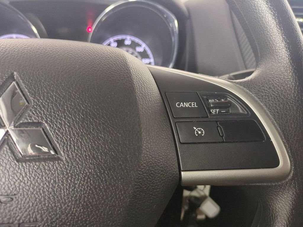Used 2024  Mitsubishi 2.0 ES image 31