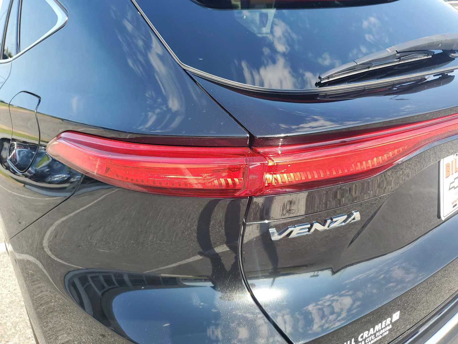 2022 Toyota Venza Limited - Photo 14