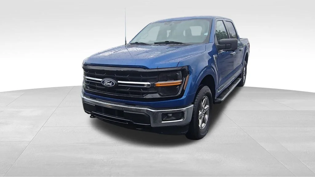 Used 2024 Blue Ford XLT image 3