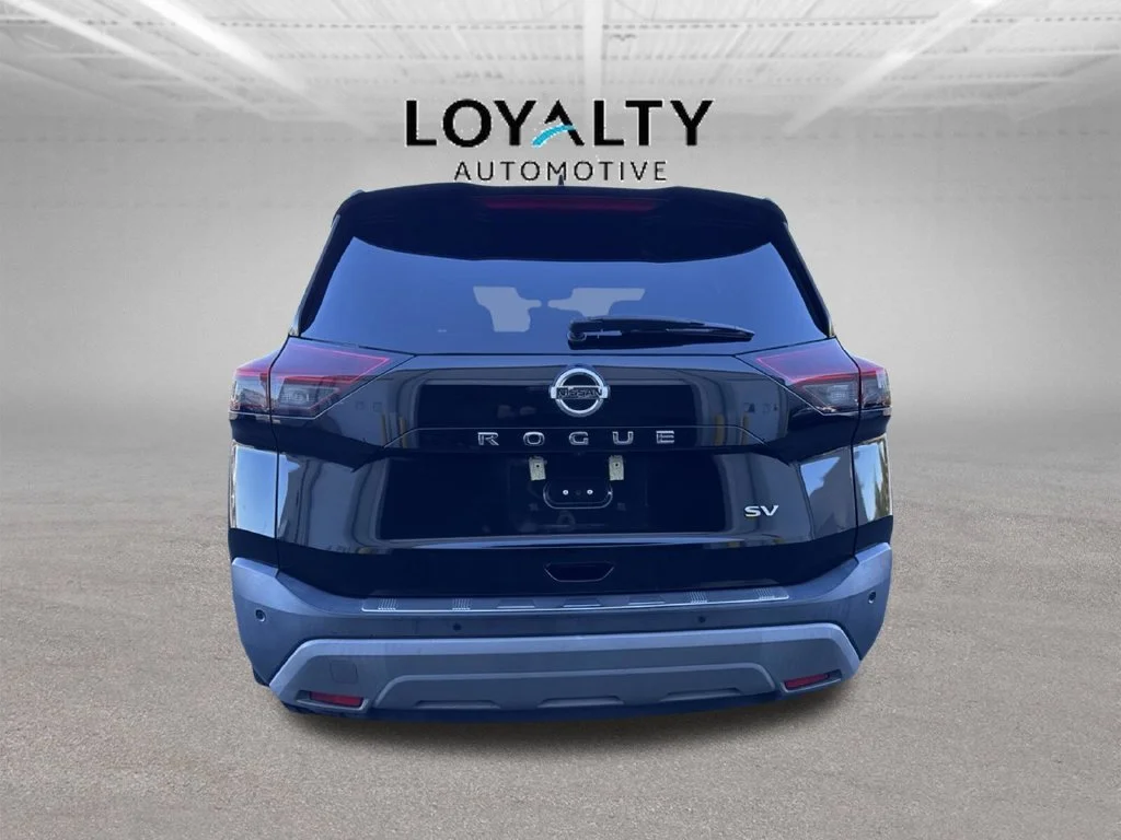 Used 2021 Black Nissan SV image 4