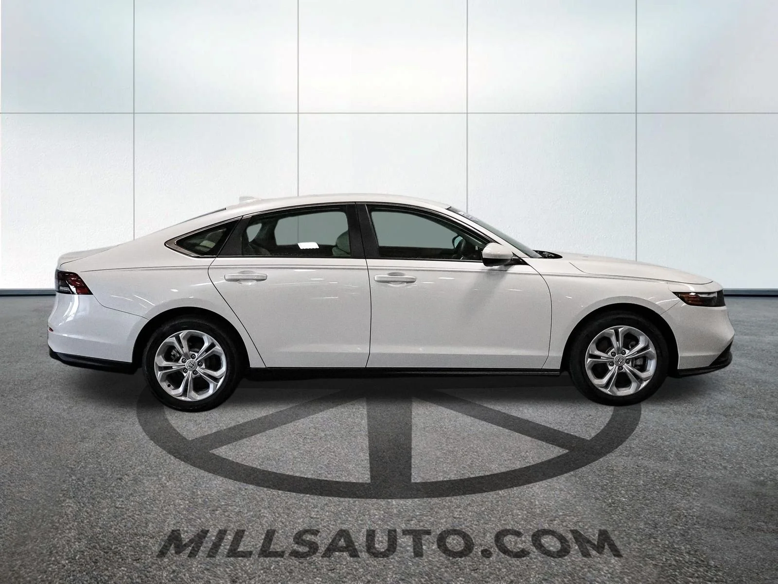 New 2026 Platinum White Pearl Honda LX image 9