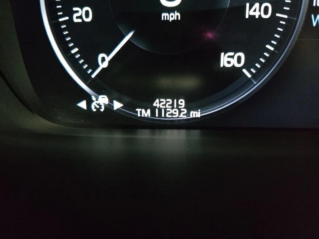 Used 2022 White Volvo T6 Inscription image 23