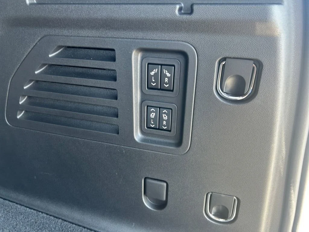 New 2026 Glacier White Tricoat GMC Denali image 31