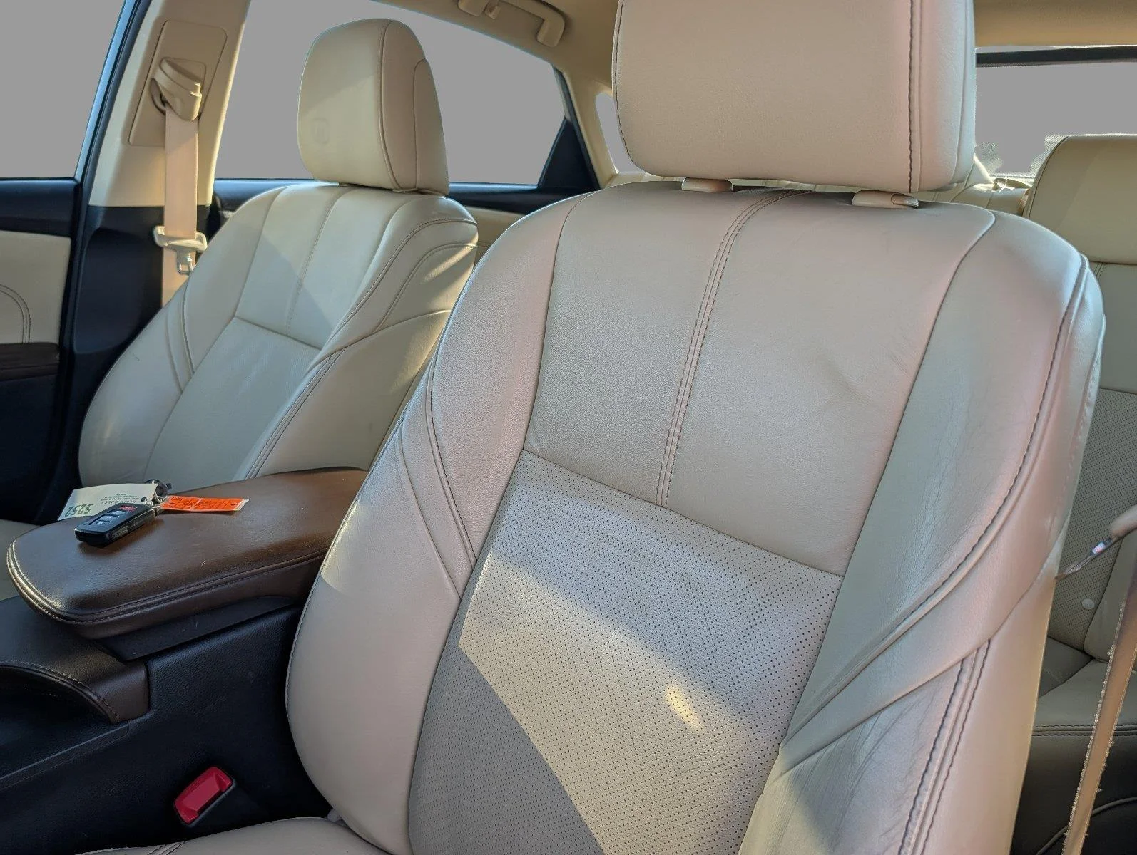 Used 2013 Blizzard Pearl Toyota Limited image 12