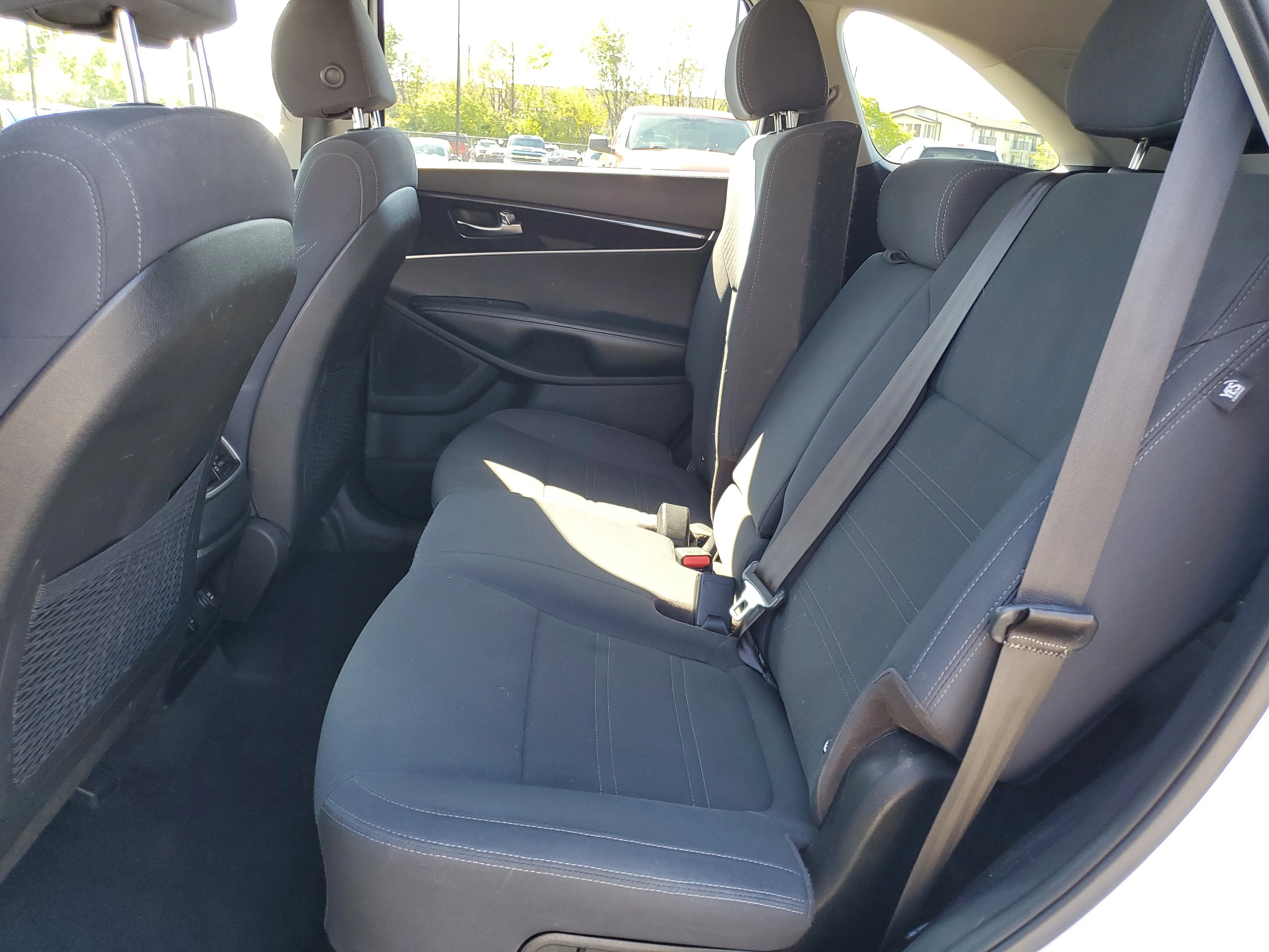 Used 2018 Snow White Pearl Kia LX V6 image 14