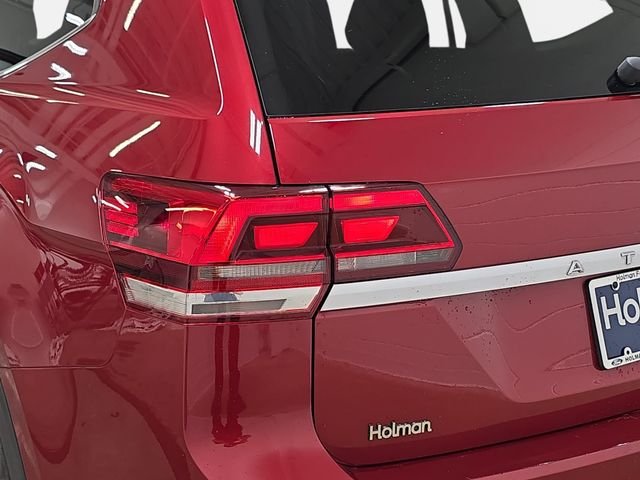 Used 2018 Red Volkswagen 2.0T S image 33