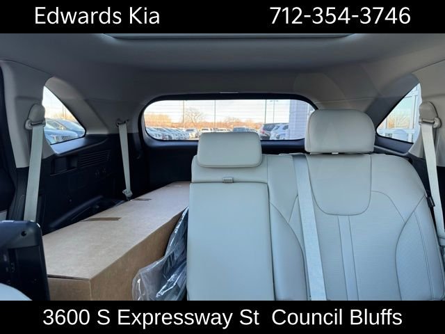 2025 Kia Sorento S - Photo 26