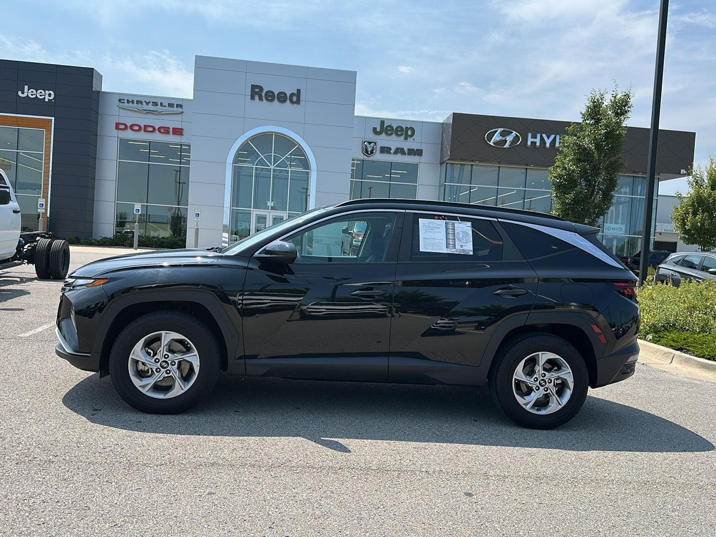 Certified 2024 Hyundai Tucson SEL with VIN 5NMJBCDE9RH337723 for sale in Kansas City