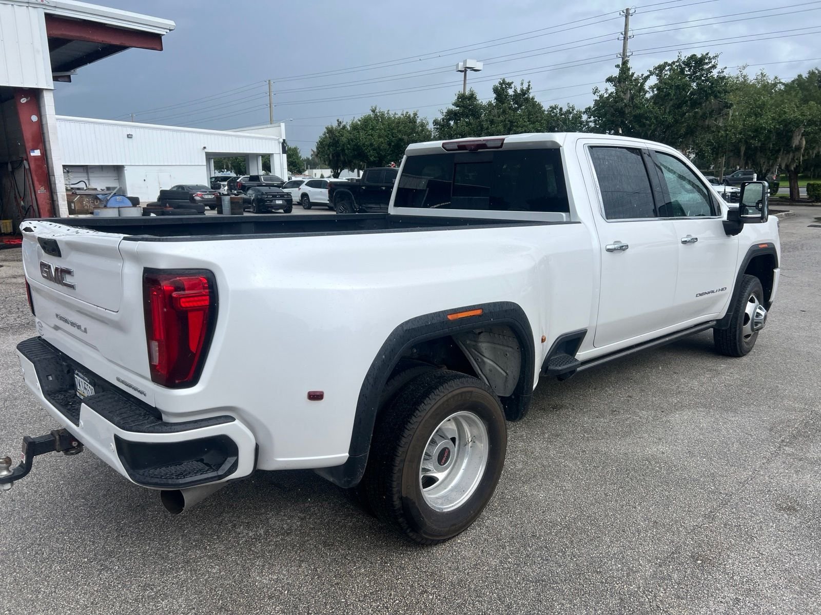 Used 2023 White GMC Denali image 4