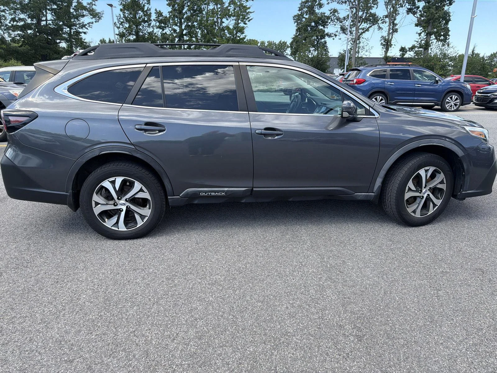 Used 2020 Magnetite Gray Metallic Subaru Limited image 8