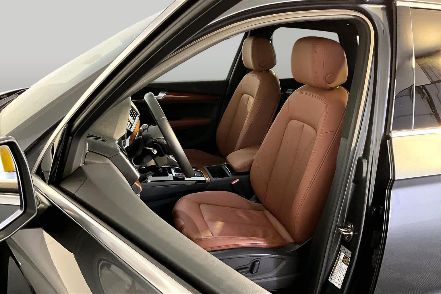 Used 2022 Daytona Gray Pearl Effect Audi S line Premium image 9