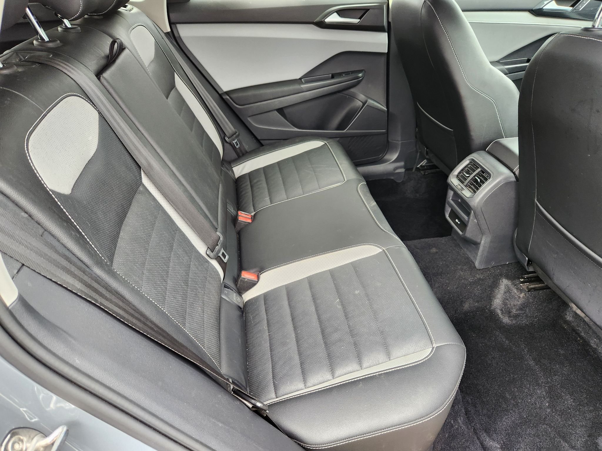 Used 2022 Pure Gray Volkswagen SEL image 38