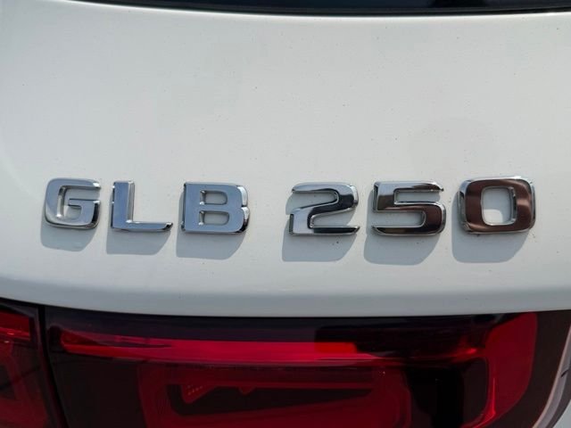 Certified Used 2022  Mercedes-Benz GLB 250 image 7