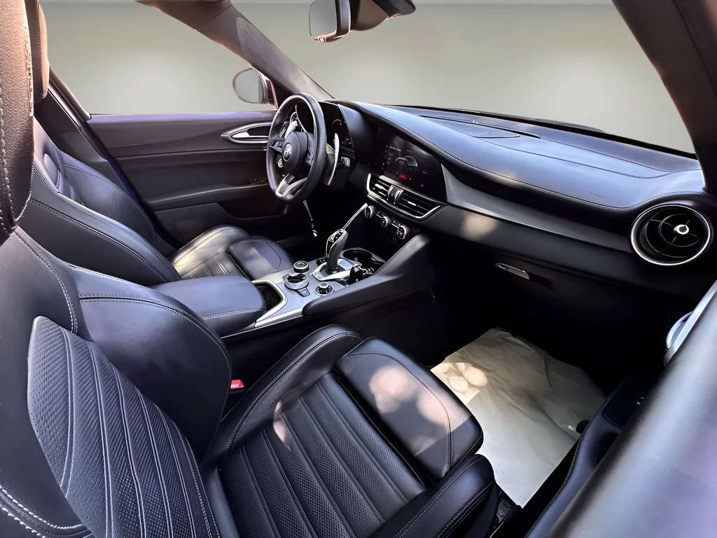 Used 2024 Blue Alfa Romeo Veloce image 22