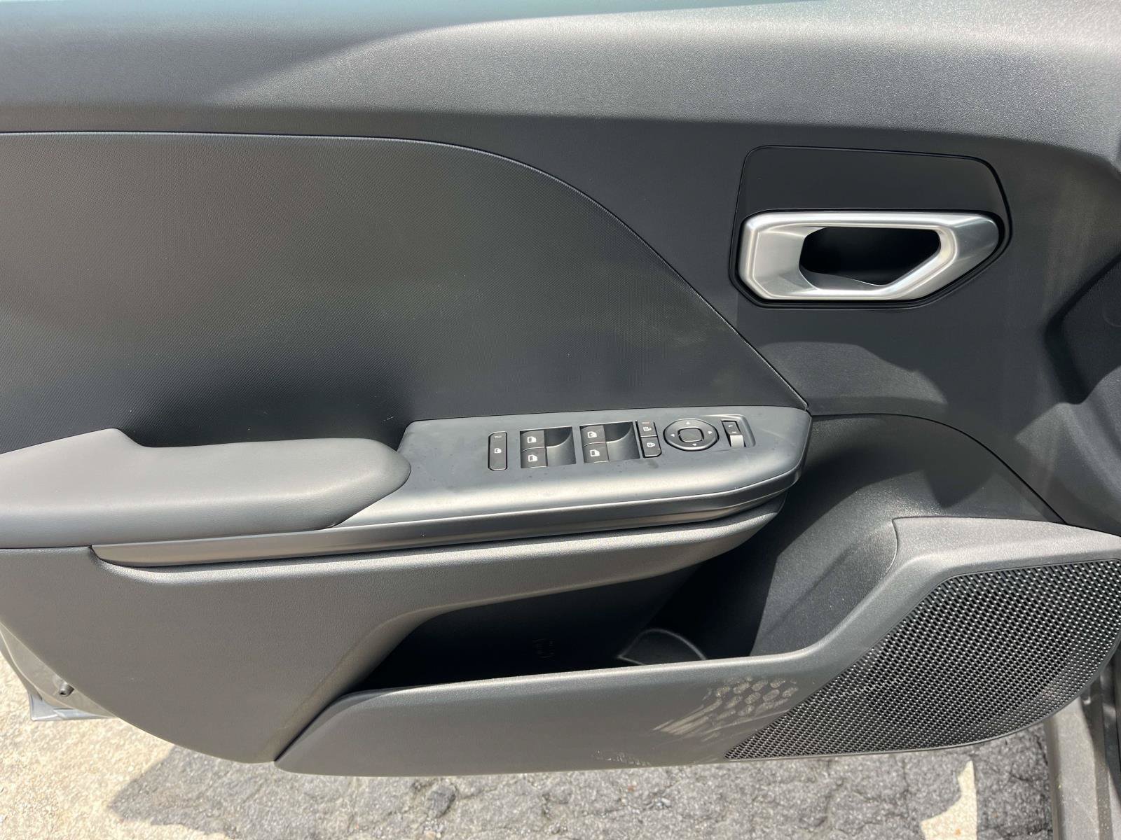 New 2026 Steel Gray Kia LXS image 21